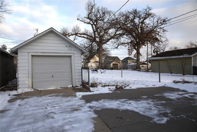 832 Daniels Street NE, Cedar Rapids, IA 52402
