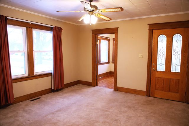 832 Daniels Street NE, Cedar Rapids, IA 52402