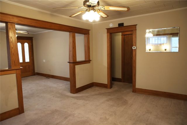 832 Daniels Street NE, Cedar Rapids, IA 52402