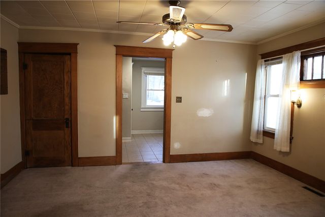 832 Daniels Street NE, Cedar Rapids, IA 52402