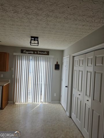 387 Spring Walk Trace, Lawrenceville, GA 30046