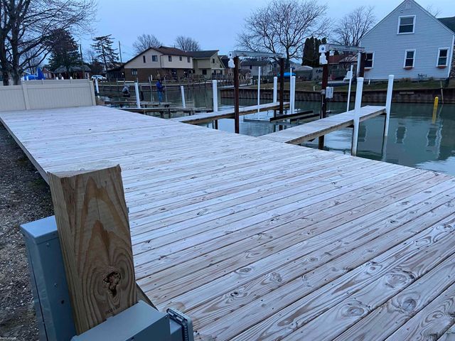 29050 Farwell Street, New Baltimore, MI 48047