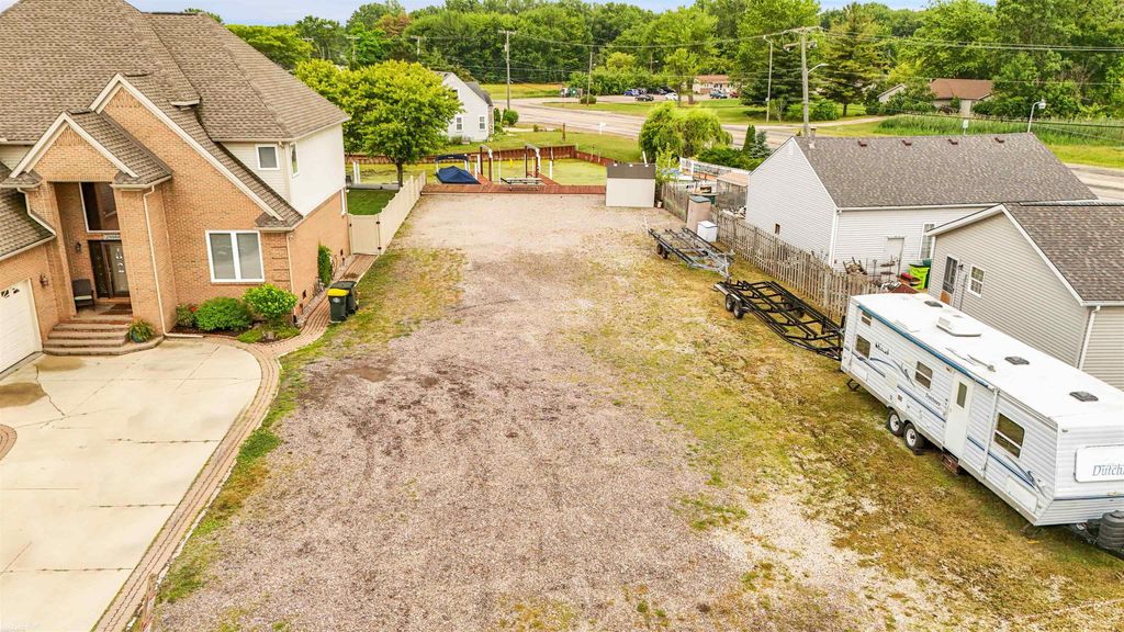 29050 Farwell Street, New Baltimore, MI 48047