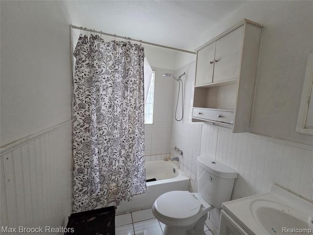 24511 Florence Street, Detroit, MI 48219