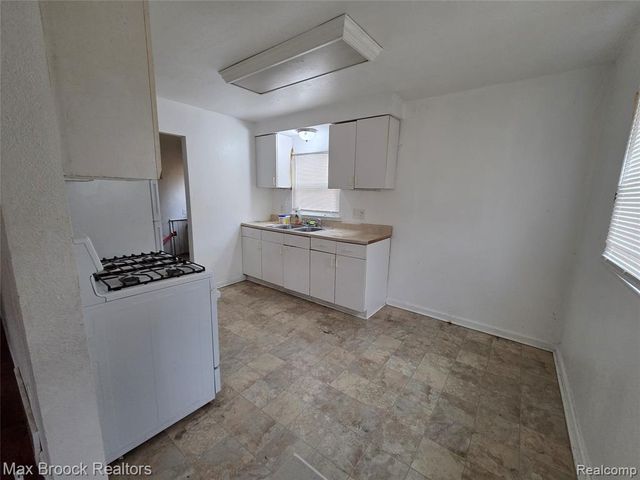 24511 Florence Street, Detroit, MI 48219