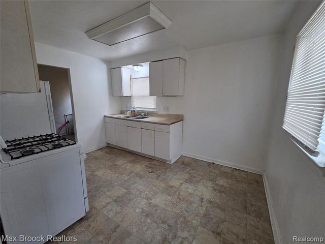 24511 Florence Street, Detroit, MI 48219