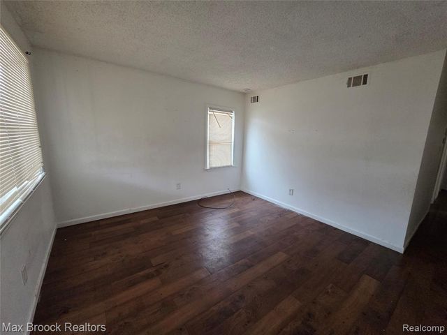 24511 Florence Street, Detroit, MI 48219