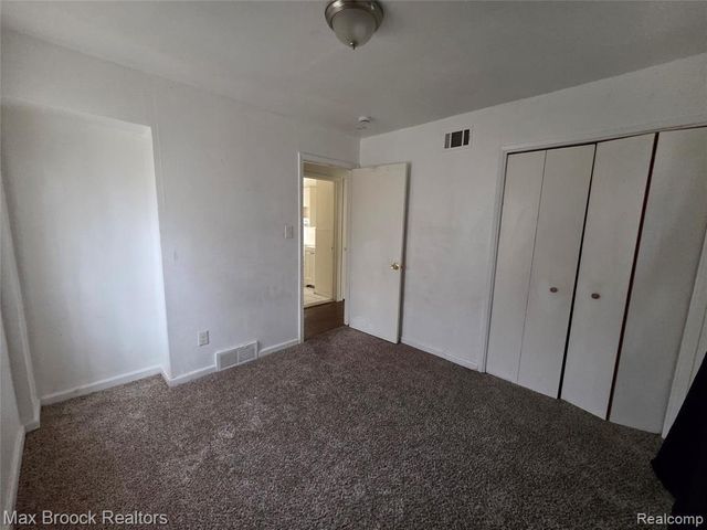 24511 Florence Street, Detroit, MI 48219