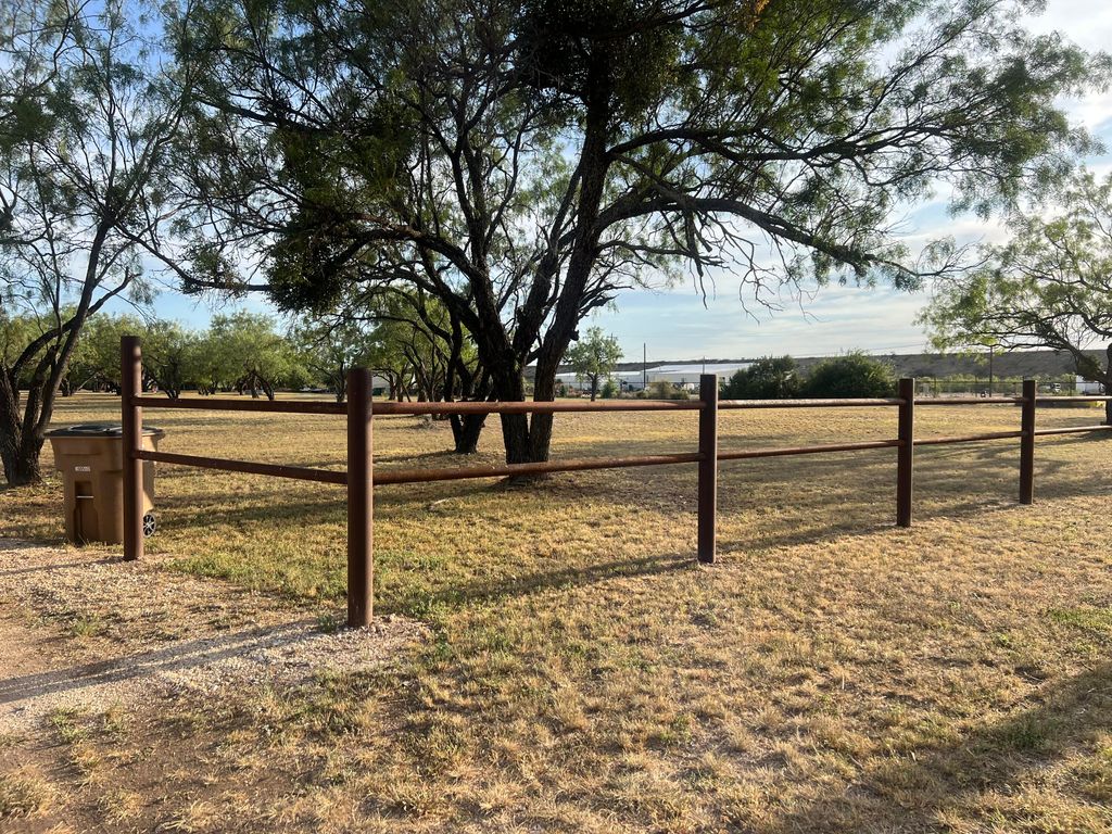 Image 9 of property listing at 1109 W 48th Street, San Angelo, TX 76903