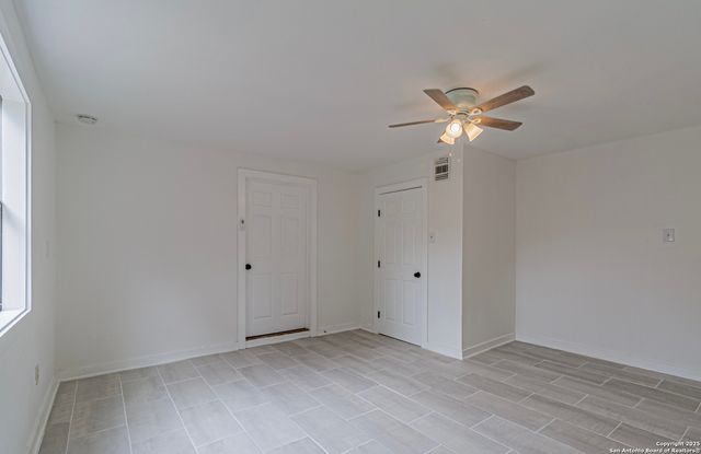 210 N San Jacinto, San Antonio, TX 78207