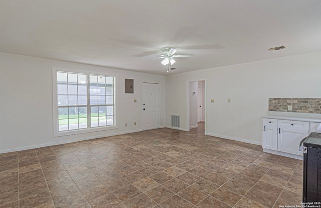 210 N San Jacinto, San Antonio, TX 78207