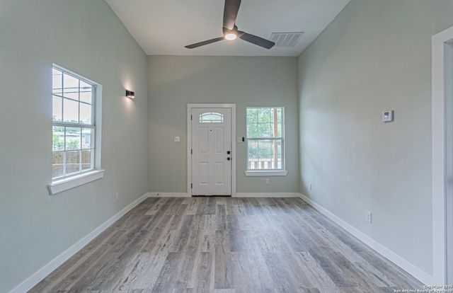 210 N San Jacinto, San Antonio, TX 78207