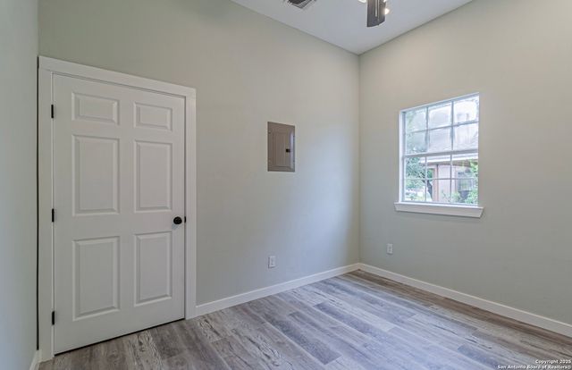 210 N San Jacinto, San Antonio, TX 78207