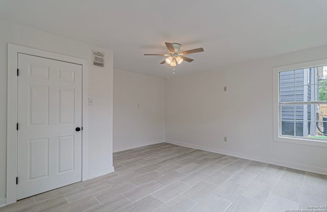 210 N San Jacinto, San Antonio, TX 78207