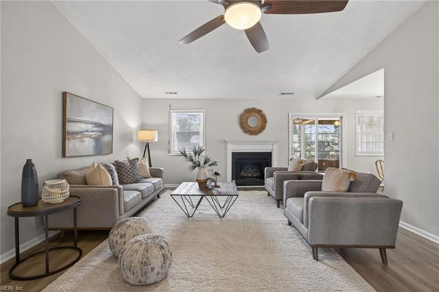 5149 Holly Farms DR, Virginia Beach, VA 23462