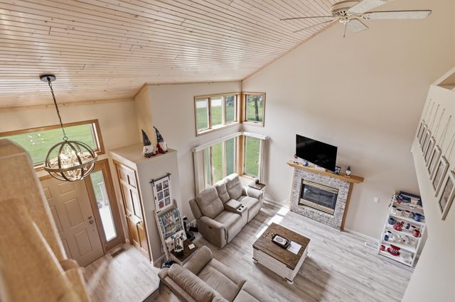 9551 Clubhouse Drive W, Morton Twp, MI 49346
