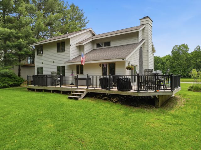 9551 Clubhouse Drive W, Morton Twp, MI 49346