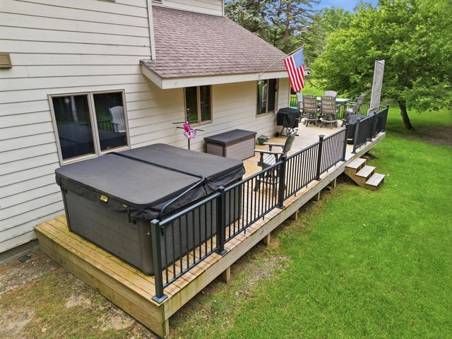 9551 Clubhouse Drive W, Morton Twp, MI 49346
