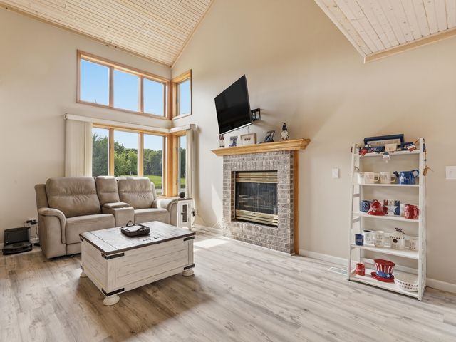 9551 Clubhouse Drive W, Morton Twp, MI 49346