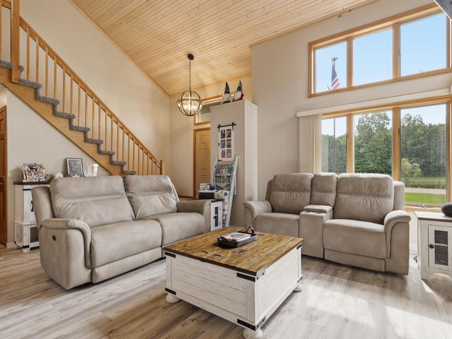 9551 Clubhouse Drive W, Morton Twp, MI 49346