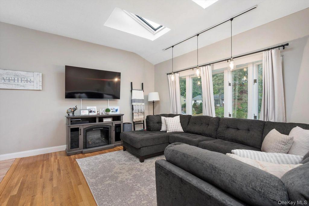 46 Parnell Drive, Smithtown, NY 11787 — photo 5