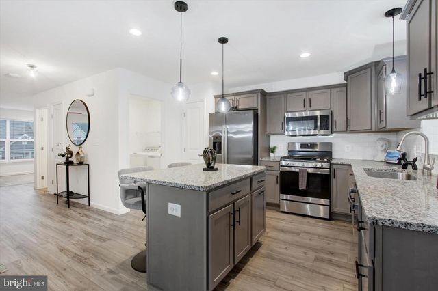 18007 DAVE ANNE CIR, Stewartstown, PA 17363