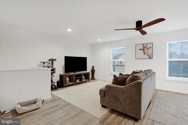 18007 DAVE ANNE CIR, Stewartstown, PA 17363