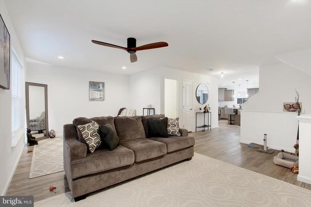 18007 DAVE ANNE CIR, Stewartstown, PA 17363