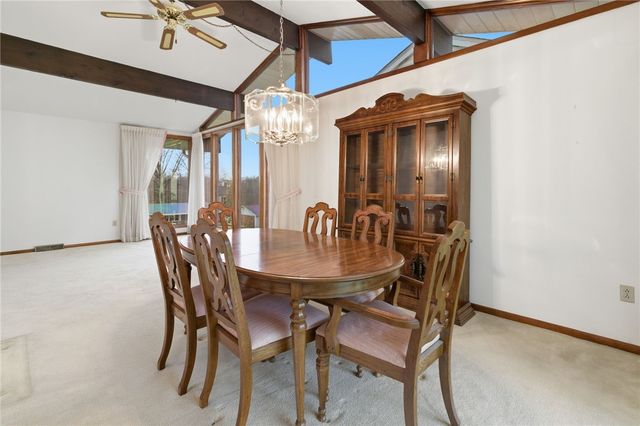 261 Hazelwood Dr, N Franklin Twp, PA 15301