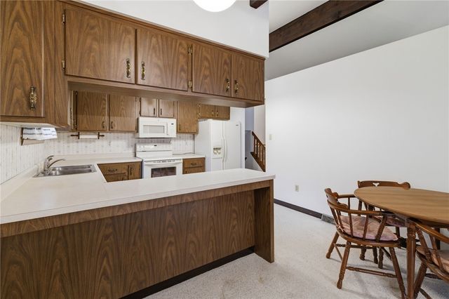 261 Hazelwood Dr, N Franklin Twp, PA 15301