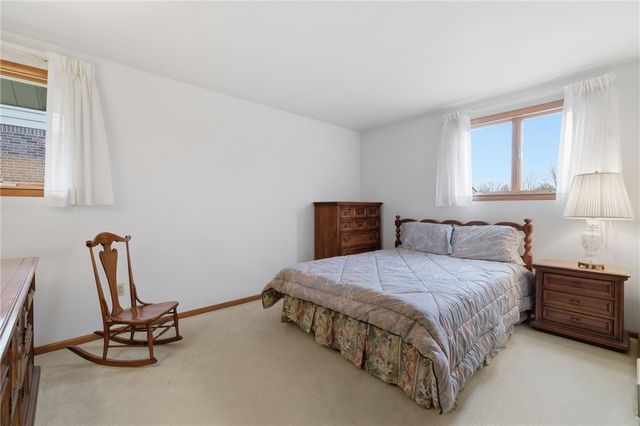 261 Hazelwood Dr, N Franklin Twp, PA 15301