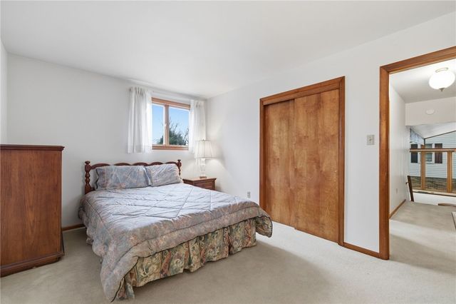 261 Hazelwood Dr, N Franklin Twp, PA 15301