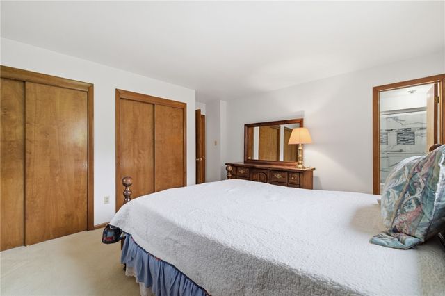 261 Hazelwood Dr, N Franklin Twp, PA 15301