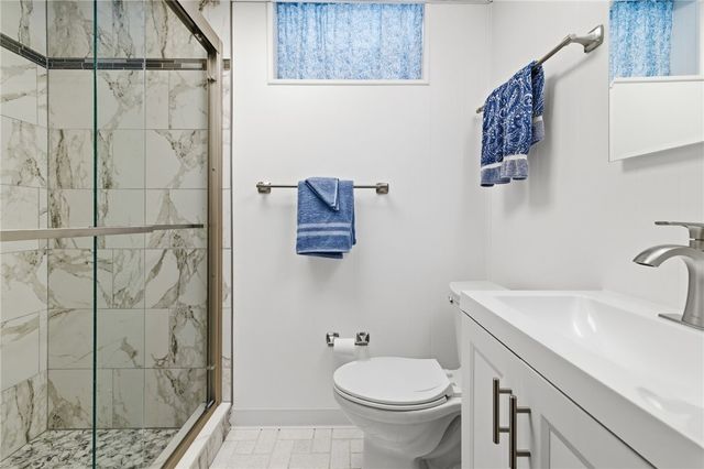 261 Hazelwood Dr, N Franklin Twp, PA 15301