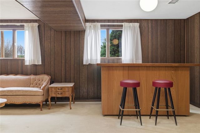 261 Hazelwood Dr, N Franklin Twp, PA 15301