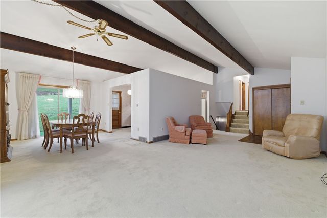 261 Hazelwood Dr, N Franklin Twp, PA 15301