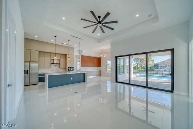 1019 SW 8th CT, Cape Coral, FL 33991