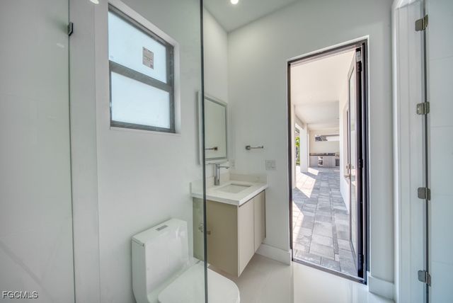 1019 SW 8th CT, Cape Coral, FL 33991