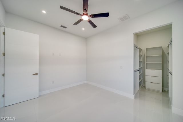 1019 SW 8th CT, Cape Coral, FL 33991