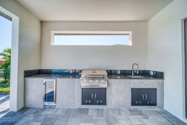 1019 SW 8th CT, Cape Coral, FL 33991