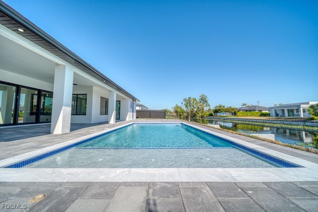 1019 SW 8th CT, Cape Coral, FL 33991