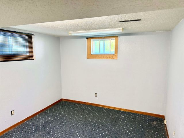 2903 Niles St., Waterloo, IA 50703