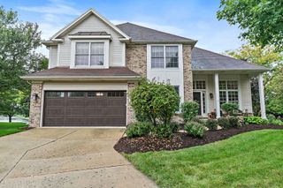 11 Lakeridge Court, South Elgin, IL 60177