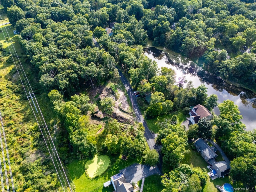 27 E Green Road, Rock Tavern, NY 12575 — photo 4