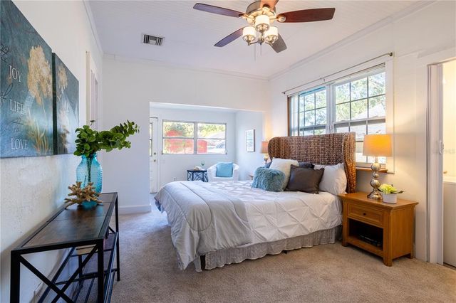 56 W PARK STREET, Tarpon Springs, FL 34689