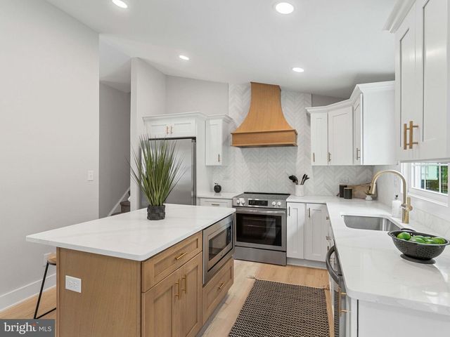 4 SALEM WAY, Marlton, NJ 08053