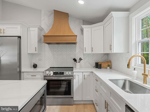 4 SALEM WAY, Marlton, NJ 08053