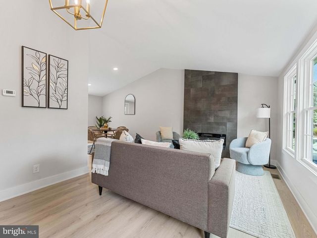 4 SALEM WAY, Marlton, NJ 08053