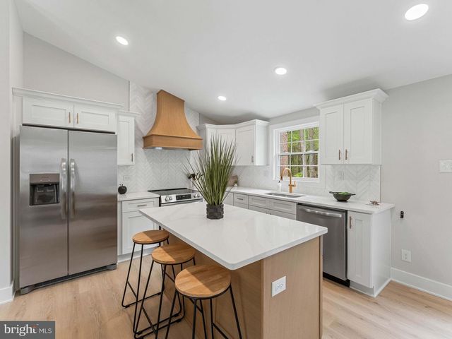 4 SALEM WAY, Marlton, NJ 08053