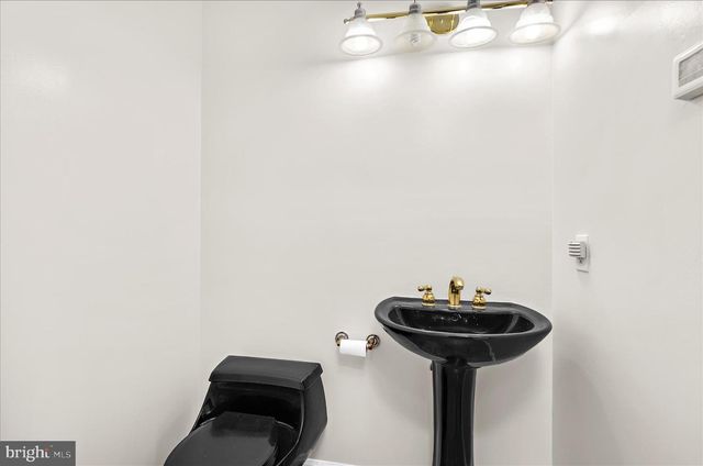 2009 HERITAGE DR, Baltimore, MD 21209